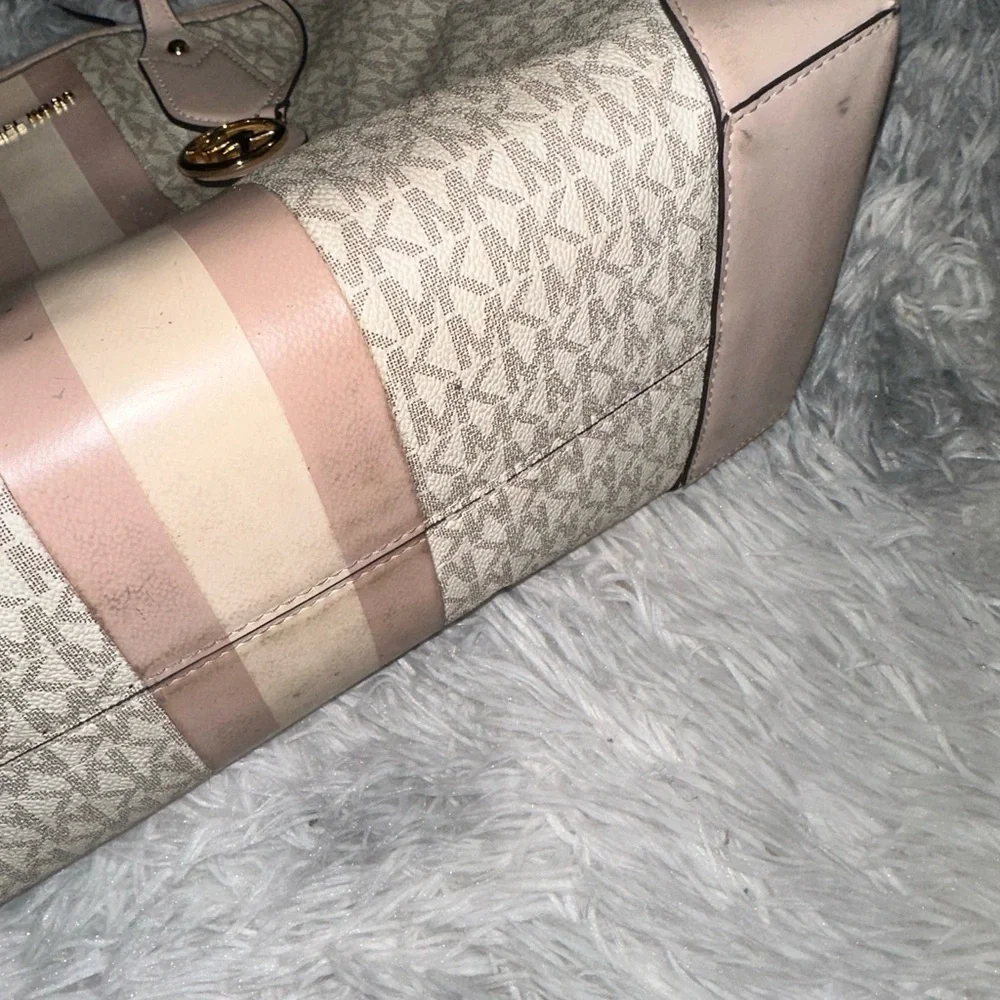 Michael Kors Signature Logo Tote W/Light Pink